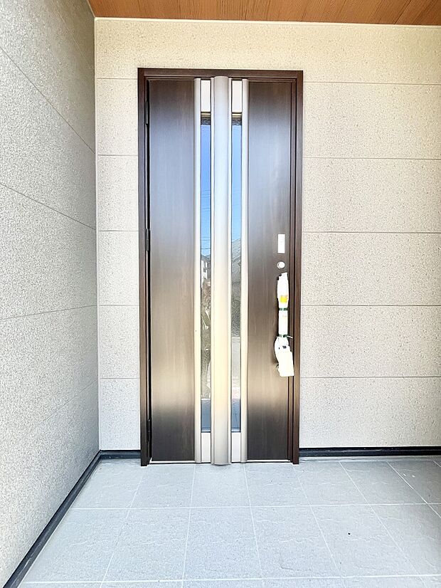 大切な家族、来客を出迎える玄関。