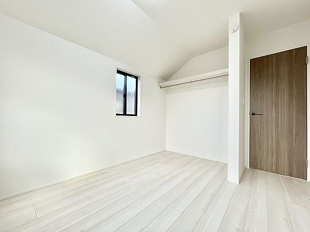 湿気がこもりにくいオープンクローゼット付きのお部屋