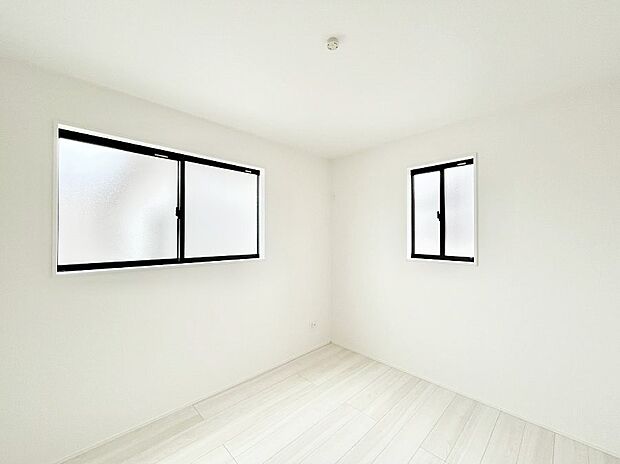 2面採光を確保した明るい空間。家族みんなが快適な暮らしを実現する設計です。 