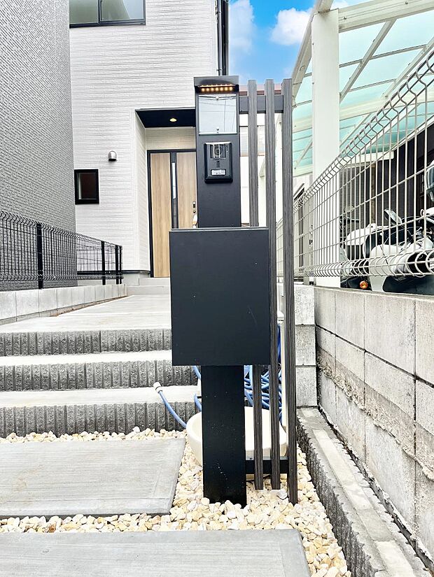 表札・インターホン・ポストをひとつに集約