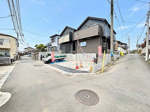 角地なので日当たりも良く、お家が堂々として見えます。