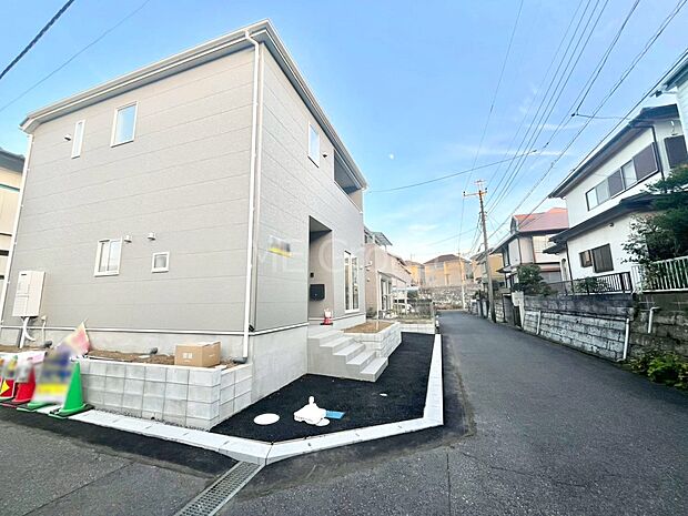 お住まいのまわりには季節のお花を植えて彩りをプラス！