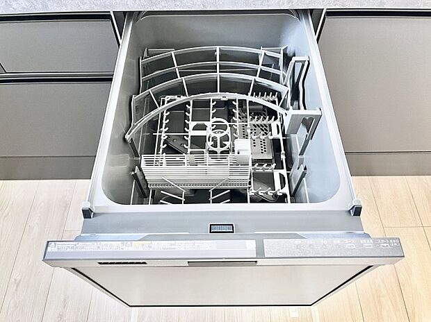 面倒なお片づけは食洗機にお任せ！家事の負担が減って、時間にも気持ちにもゆとりができます。