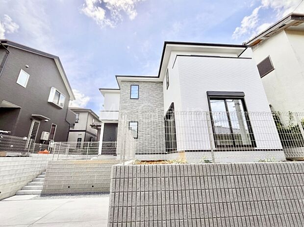 溢れる陽光でご家族の笑顔も輝く