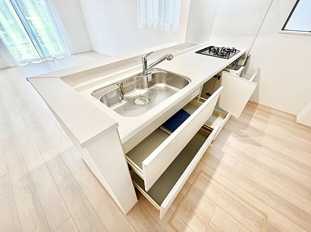 使いやすさを優先したスライド式収納タイプ！