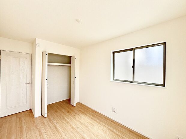 子供部屋にもおすすめな収納スペースたっぷりの居室