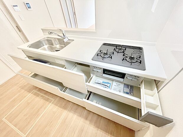 使いやすさを優先したスライド式収納タイプ!