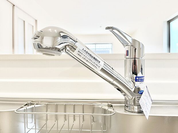 いつでも清潔なおいしいお水を。一つの水栓で水道水と浄水を使い分け。