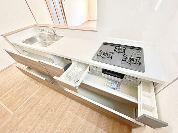 使いやすさを優先したスライド式収納タイプ！