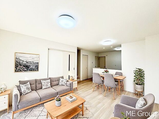 落ち着いた雰囲気のＬＤＫは家族みんなの快適空間※家具はCGです