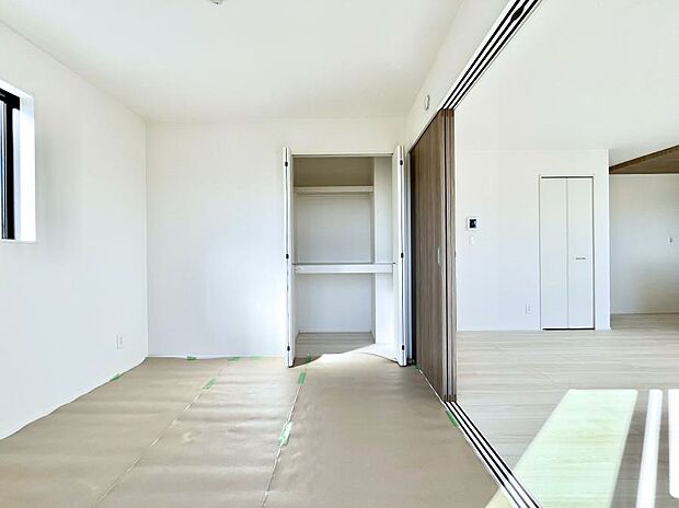 柔らかい畳の空間は、お子様の遊び場や来客時のおもてなしの場所として重宝します。