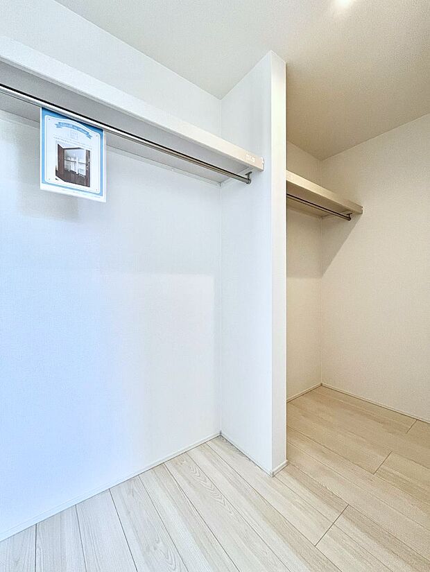 ウォークインクローゼットの活用で生活空間スッキリ