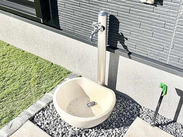 ガーデニングやお掃除に便利な外水栓