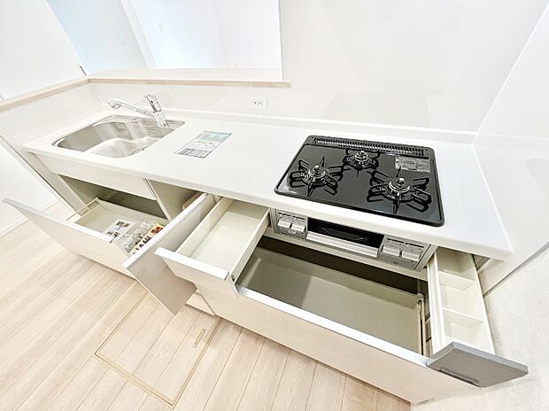 使いやすさを優先したスライド式収納タイプ！