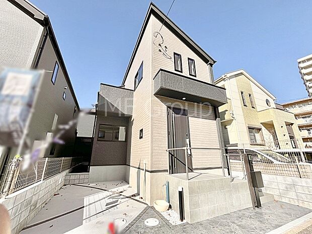 たっぷりの陽光と心地よい風が舞い込む住まい