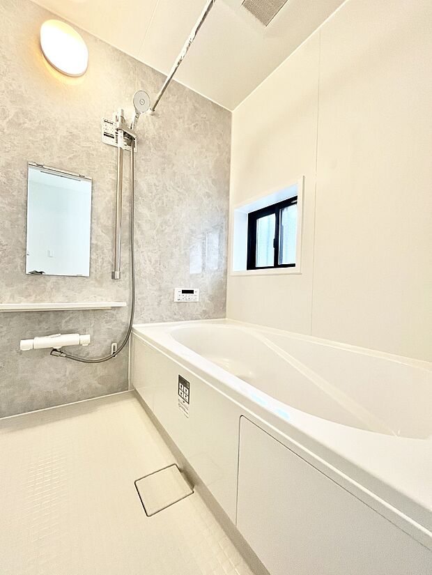 落ち着いた雰囲気でゆっくりお寛ぎいただけるバスルーム