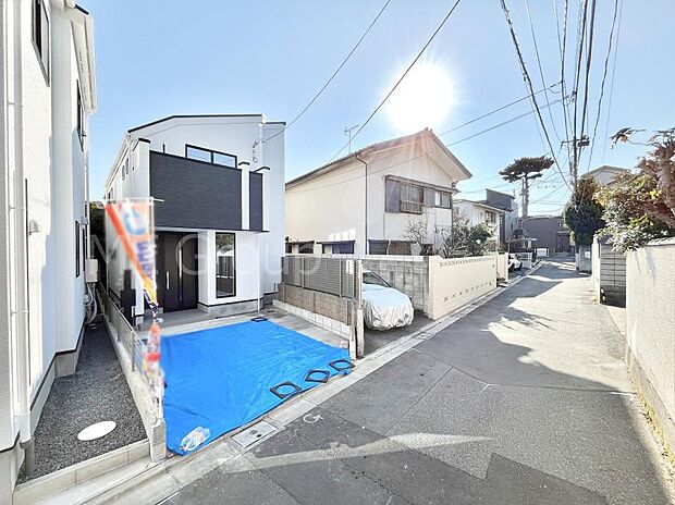 前面道路はきちんと整備されています  