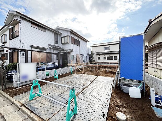 駐車2台可能！急なお客様の駐車に。また、ご家族の自転車スペースとしても大活躍。