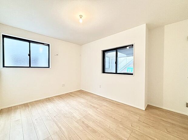 2面採光なので、明るく風通しも良く心地良い生活が送れます。