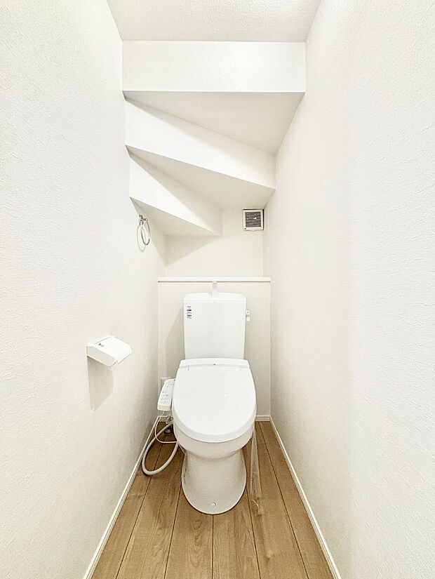 白を基調とした清潔感のある落ち着ける空間