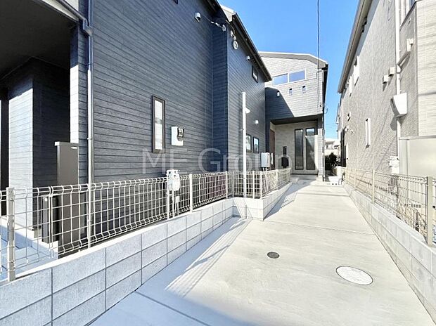 開放感溢れる広々リビングで家族団らんが楽しめるマイホーム！