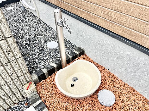 ガーデニングやお掃除に便利な外水栓