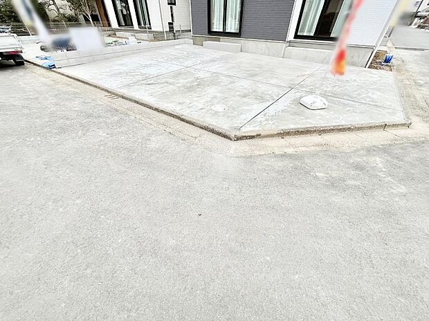 駐車2台可能!急なお客様の駐車に。また、ご家族の自転車スペースとしても大活躍。