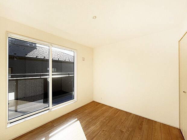 使いやすい形でベットや家具の置き方にも困ることもありません。   