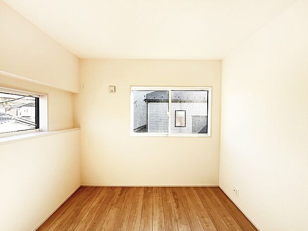 使いやすい形でベットや家具の置き方にも困ることもありません。   