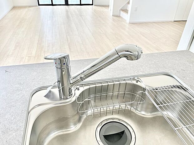 浄水器一体型のキッチンで洗い物用・料理用と切り替え簡単!