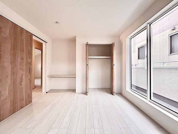 収納が充実しているので、居住スペースを広く使えます。 