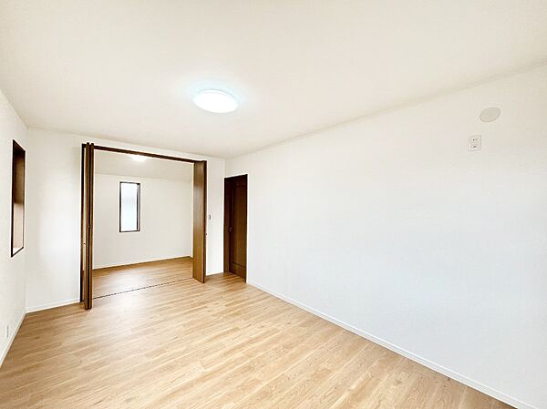 ウォークインクローゼットがあるお部屋！季節ごとの入れ替えも不要で便利です。