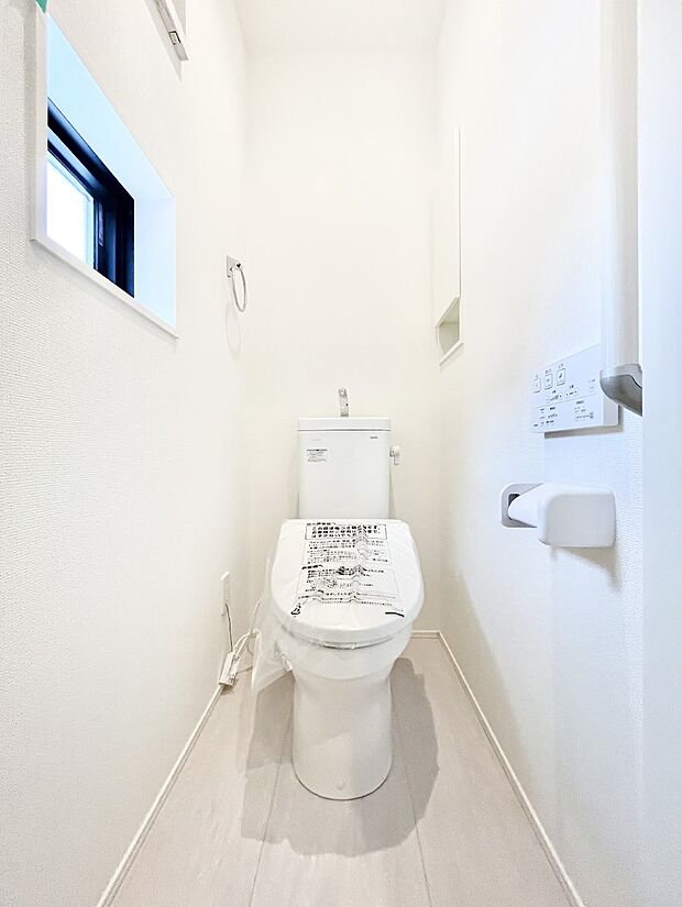 トイレは安心の2箇所!朝のバタバタも一安心です。