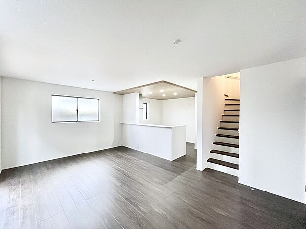 リビング階段、毎日大切な家族とコミュニケーションがとれる家族思いの間取り