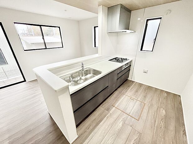 料理をしながらでもご家族との会話を楽しめる対面キッチン