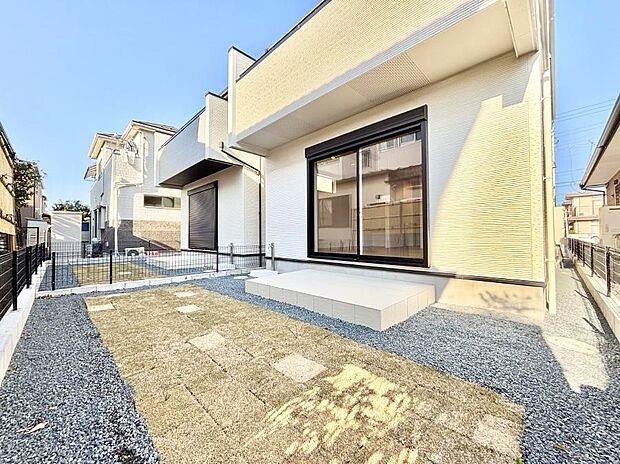 お子様の遊び場やガーデニングスペースとして様々な使い方ができます