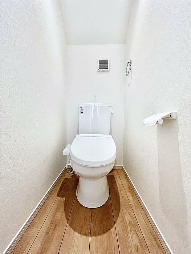 ウォシュレット付きトイレが1階と2階それぞれに配置されていてとても便利です。 