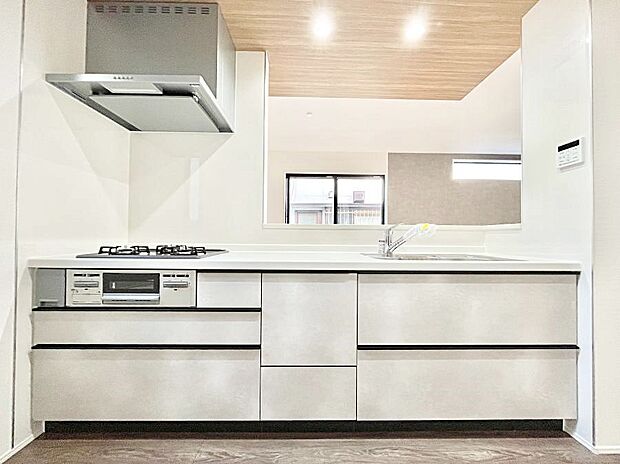 広々とした使い勝手の良いキッチンで日々のお料理も楽しくなりそう