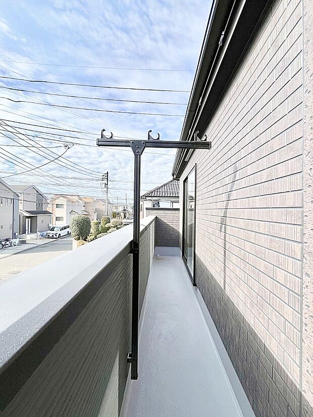 ゆったりバルコニーだから沢山お洗濯ものを干せます。