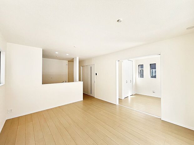 家族の笑顔が自然と生まれてくる、そんな雰囲気のダイニングに仕上がっています 