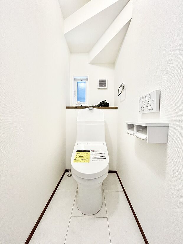 トイレは温水洗浄機能付き