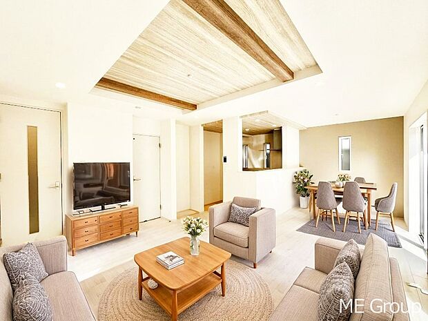 折上天井がＬＤＫに開放感をプラス！家族みんながゆったり寛げます　※家具はCGです