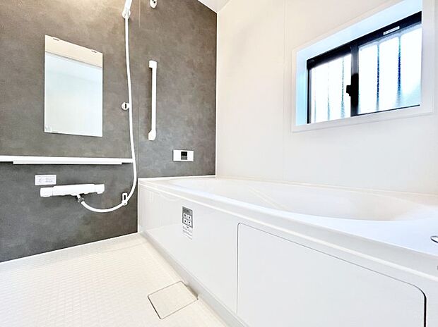 落ち着いた雰囲気でゆっくりお寛ぎいただけるバスルーム