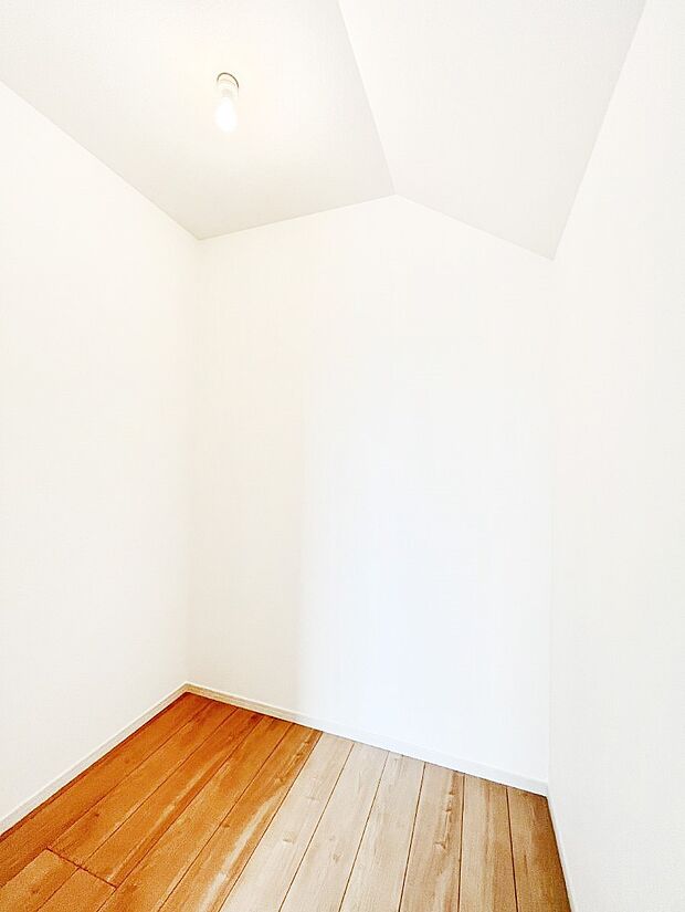 季節の衣類もスッキリ収納!大容量の収納力が魅力的なWIC付きです。