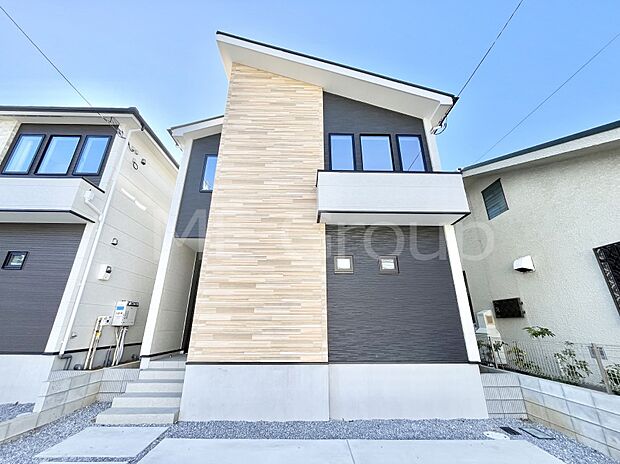 たっぷりの陽光と開放感に包まれる明るい住まい  