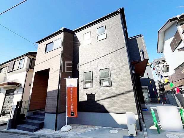 溢れる陽光でご家族の笑顔も輝く