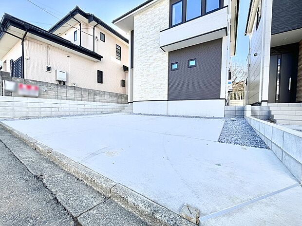 駐車2台可能！急なお客様の駐車に。また、ご家族の自転車スペースとしても大活躍。