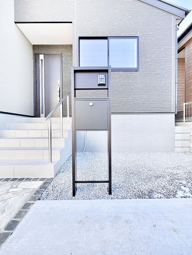 表札・インターホン・ポストをひとつに集約