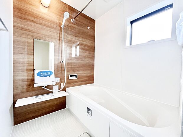 浴室乾燥機付きのバスルームでいつでも快適なバスタイムが楽しめます！