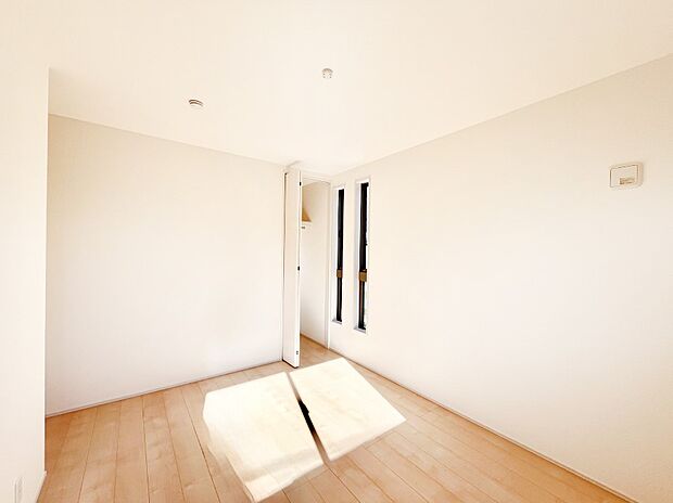 使いやすい形でベットや家具の置き方にも困ることもありません。 